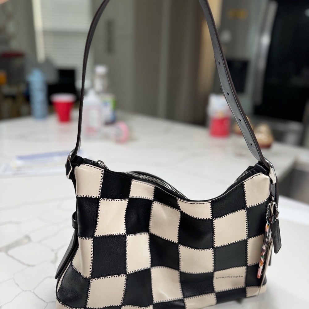 Elegant Checkered Shoulder Bag